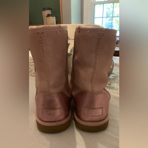 Metallic Pink Ugg boots - Picture 2 of 4